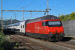 Re 460 008-6 durchfährt am 20.09.2023 den Bahnhof Gelterkinden.