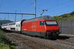 Re 460 058-1 durchfährt am 20.09.2023 den Bahnhof Gelterkinden.