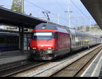 SBB - 460 017-7 bei der einfahrt im Bhf. Spiez am 18.02.2024