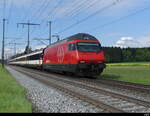 SBB - 460 065-6 mit leeren Personenwagen unterwegs bei Lyssach am 2024.05.08
