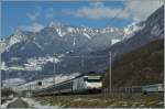 Die SBB Re 460 003-7 mit einem IR Richtung Brig kurz nach Aigle bei Kilometer 41.1
16. Feb. 2013 