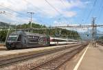 Am 25.Juli 2013 erreichte 460 076 mit einem Schnellzug den Bahnhof Arth-Goldau.