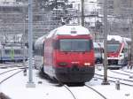 SBB - 460 064-9 mit Zug abgestellt im Bahnhofsareal in Bern am 16.01.2016