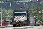 VSLF Werbelok vor der Abfahrt mit dem IR nach Genf, in Brig am 15.5.2016.
Im Hintergrund ist noch die 460 070 mit dem IC nach Basel zu sehen.