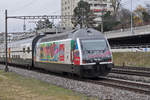 Re 460 099-5, mit der Mobiliar - Gottardo 2016 Werbung, fährt Richtung Bahnhof SBB.