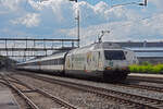 Re 460 041-7 mit der COOP Werbung durchfährt den Bahnhof Rupperswil. Die Aufnahme stammt vom 17.07.2021.