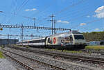 Jubi Lok 460 019-3  175 Jahre Schweizer Eisenbahnen  durchfährt den Bahnhof Pratteln. Die Aufnahme stammt vom 13.06.2022.