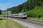 Jubi Lok 460 019-3  175 Jahre Schweizer Eisenbahnen  fährt Richtung Bahnhof Tecknau.