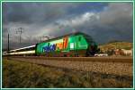 Re 460 087-0 - Der InterRegio, mit der neuen  rekarail  Lok, unterwegs nach Zrich, kurz vor Frick im Aargau. Die letzten Sonnenstrahlen lassen die Farben leuchten und der dunkle Himmel gibt dem Bild eine magische Stimmung. Nur etwas wrmer knnte es noch sein. 26.11.2007