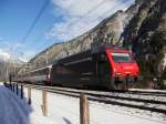 Re 460 026 mit EC nach Milano Cle. kurz vor Gschenen am 23.01.2008