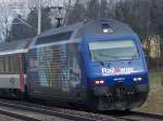 Re 460 005-2 mit der Werbung  Rail Away  am 20.3.05 auf dem Streckenabschnitt Rotkreuz - Root
