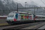 Re 460 099 wirbt seit dem 8. April 2016 für  Die Mobiliar . Es ist bereits die fünfte Gottardo-2016-Werbelok. Hier erreicht sie mit dem Extrazug aus Bern Erstfeld, wo sie im Depot auf den Namen  Mobiliar-Zukunftslok  getauft wird. 
Die unterschiedlichen Seiten der Lok wurden von Kindern aus allen vier Sprachregionen der Schweiz gestaltet.