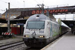 Regio Express La Chaux-de-Fonds - Bern mit Re 465 008-1 in Neuchâtel am 2.
