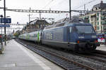Regio Express Bern - La Chaux-de-Fonds mit der Re 465 005-7 in Neuchâtel am 2.