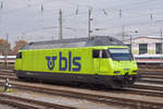 Re 465 013-1 der BLS steht in der Abstellanlage beim badischen Bahnhof.