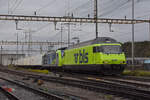Doppeltraktion, mit den BLS Loks 465 014-9 und 485 008-7 durchfährt am 21.10.2022 den Bahnhof Pratteln.