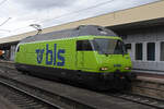 Re 465 004-0 durchfährt am 08.03.2023 den badischen Bahnhof.