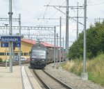 Hier fhrt eine Re 465 der BLS am 23.7.