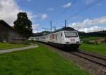 Re 465 004 mit dem Kambly-Zug von Luzern nach Bern am 26.08.2012 unterwegs Schüpfheim.