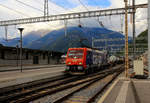 Re 474 012 mit einem Güterzug nach Italien in Bellinzona.