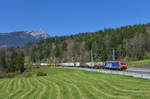 Re 474 005 mit einem KLV am 08.04.2017 bei Goldau.