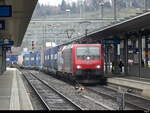 SBB - 474 013-0 + 193 475 mit Güterzug bei der durchfahrt im Bhf.