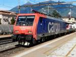 SBB - Lok 474 013 vor Gterzug bei der durchfahrt im Bahnhof Bellinzona am 18.09.2013