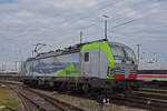 Siemens Vectron 475 417-2 der BLS verlässt am 06.10.2022 die Abstellanlage beim badischen Bahnhof.