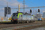 Siemens Vectron 475 404-0 der BLS wird am 07.12.2022 in der Abstellanlage beim Bahnhof Pratteln abgestellt.