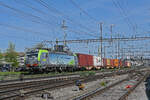 Siemens Vectron 475 412-3 der BLS durchfährt am 04.05.2023 den Bahnhof Pratteln.