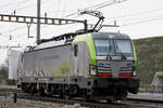 Siemens Vectron der BLS 475 409-9 durchfährt den Bahnhof Pratteln.