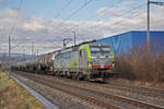 Siemens Vectron 475 414-9 der BLS fährt Richtung Bahnhof Itingen.