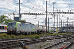 Siemens Vectron 475 410-7 der BLS durchfährt am 24.06.2023 den Bahnhof Pratteln.