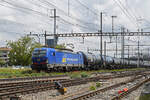 Siemens Vectron 475 901-5 der WRS durchfährt am 12.05.2023 den Bahnhof Pratteln.