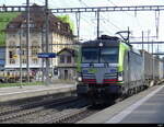 BLS - Lok 475 404 mit Güterzug unterwegs in Pratteln am 05.10.2023 ..