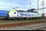 BLS - Lok 475 423-0 mit Güterzug unterwegs in Pratteln am 05.10.2023 ..