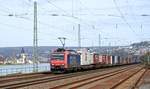 SBB Cargo Re 482 005, vermietet an SBB Cargo International, fährt am 11.03.17 mit einem KLV-Zug durch KO-Ehrenbreitstein in Richtung Wiesbaden.