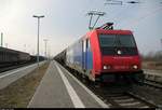 Re 482 040-3 von SBB Cargo als Kesselzug durchfährt den Bahnhof Angersdorf auf der Bahnstrecke Halle–Hann.