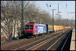 SBB Cargo 482033 kommt hier am 19.3.2006 um 14.58 Uhr mit einem Container Zug in Richtung Norden durch Köln Süd.