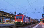 Am 15.01.2021 stand SBB Cargo 482 044 mit einem H-Wagen Zug richtung Wuppertal in Solingen Hbf.