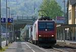 482 001-5 mit einem Güterzug Richtung Troisdorf/Köln bei der Durchfahrt in Königswinter, 21.4.11
