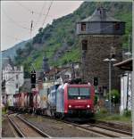 - Güterzüge à gogo - Am 25.06.2011 konnte die SBB Cargo Re 482 001-5 zusammen mit dem Dicken Turm oder Diebsturm (1485–1487), ein Rest der Stadtbefestigung von Kaub abgelichtet werden.