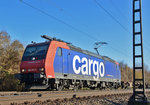 482 015-5 SBB-Cargo mit Flachwagen durch Bonn-Beuel - 27.11.2015