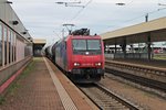 Mit dem BASF-Zug 49069 (Ludwigshafen BASF Ubf - Muttenz) fuhr am 22.06.2015 die Re 482 005-6 durch den Badischen Bahnhof von Basel ihrem Ziel entgegen.