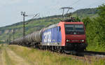 482 019 der SBB Cargo beförderte am 15.06.17 einen Kesselwagenzug durch Thüngersheim Richtung Würzburg.