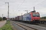 Re 482 027-0 am 16.09.2016 mit einem Containerzug aus Belgien/Aachen West fuhr sie durch die Bahnanlagen von Müllheim (Baden) in Richtung Basel.