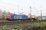 SBB Cargo 482 002 rangiert mit einem Kesselwagen im Karlsruher Rangierbahnhof.
Aufgenommen am 1. Dezember 2017.