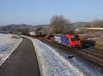 Die Re 482 048 mit einem KLV-Zug am 02.12.2017 unterwegs bei Pölling.