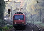 482 003-1 von SBB-Cargo kommt aus Richtung Köln,Aachen-Hbf und fährt durch Aachen-Schanz mit einem Containerzug aus Gallarate(I) nach Antwerpen-Oorderen(B) und fährt in Richtung Aachen-West.
Aufgenommen vom Bahnsteig von Aachen-Schanz. 
Am Morgen vom 9.10.2018. 