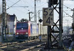 482 001-5 sbbcargo Containerzug durch den Bf Remagen - 19.01.2019